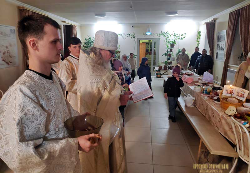 Благословение снедей у староверов в Барнауле