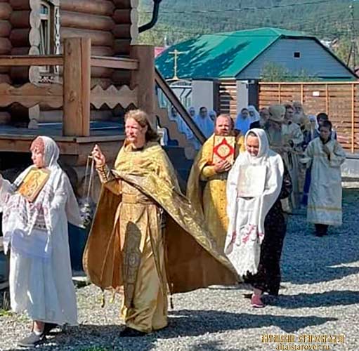 Вокруг храма в Горно-Алтайске в 2026 году